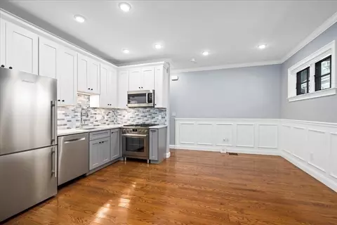 104 Beacon St #2, Somerville, MA 02143
