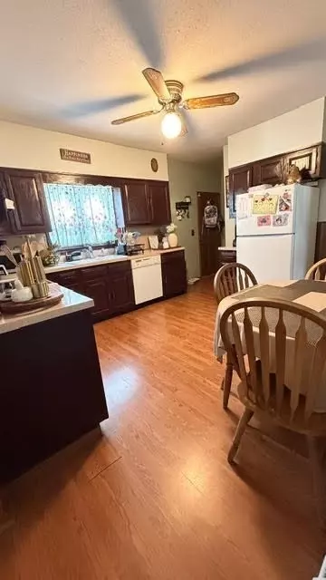 111 Maple St, Gardner, MA 01440 photo 5