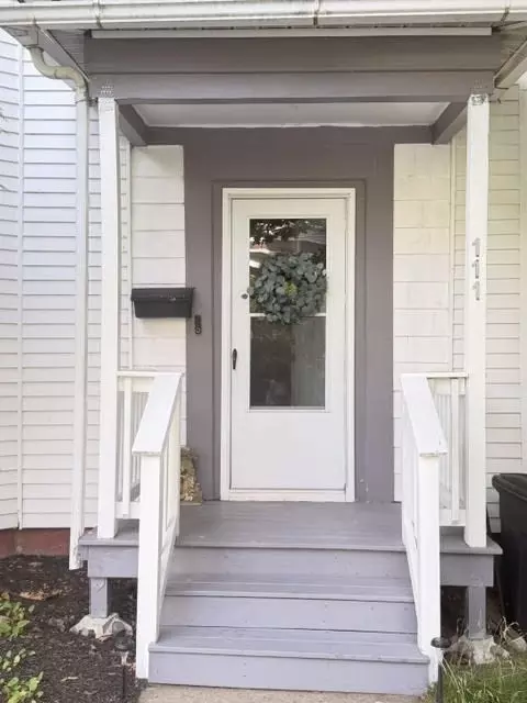 111 Maple St, Gardner, MA 01440 photo 2