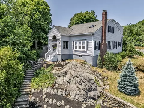 134 Highland Ave, Salem, MA 01970