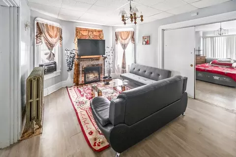 82 Snell St, Fall River, MA 02721 photo 4
