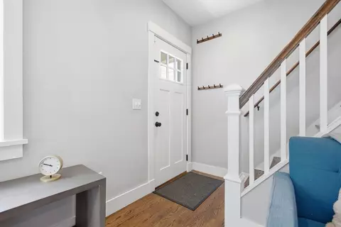 Entry Way - 33 Bryant St, Wakefield, MA 01880 photo 2 of 4