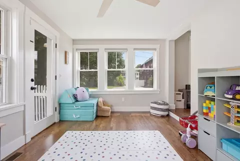 Entry Way - 33 Bryant St, Wakefield, MA 01880 photo 3 of 4