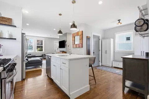 Entry Way - 33 Bryant St, Wakefield, MA 01880 photo 1 of 4