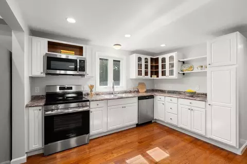 63 Conlyn Ave, Franklin, MA 02038 photo 6