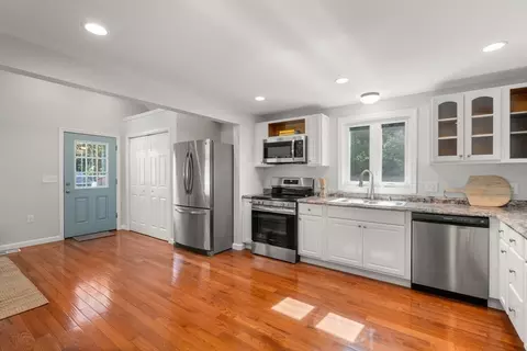63 Conlyn Ave, Franklin, MA 02038 photo 8