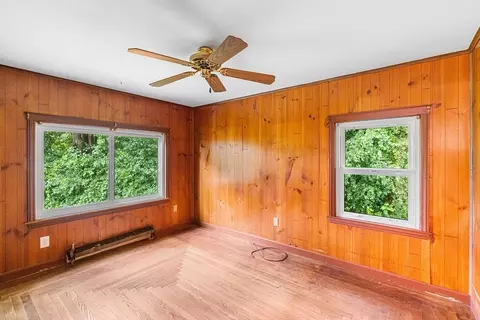 Bedroom - 31 Conway St, Worcester, MA 01607 photo 6 of 8