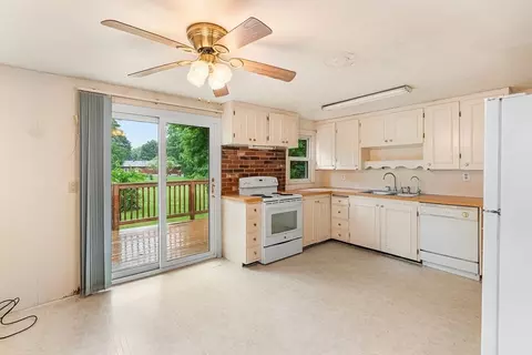 Kitchen - 31 Conway St, Worcester, MA 01607 photo 2 of 7