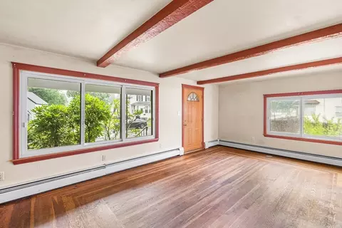 Living - 31 Conway St, Worcester, MA 01607 photo 4 of 7