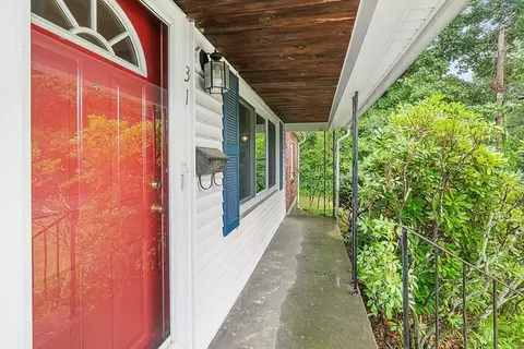 Exterior - 31 Conway St, Worcester, MA 01607 photo 2 of 7