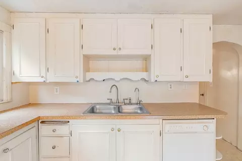 Kitchen - 31 Conway St, Worcester, MA 01607 photo 5 of 7