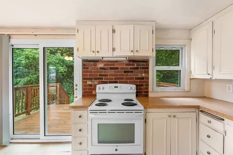 Kitchen - 31 Conway St, Worcester, MA 01607 photo 6 of 7