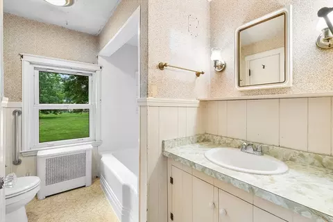 Bath - 31 Conway St, Worcester, MA 01607 photo 1 of 2