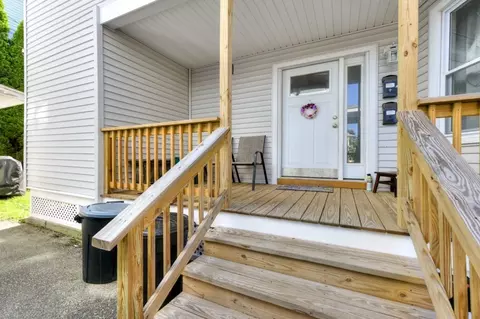 Exterior - 71 Esther St, Worcester, MA 01607 photo 4 of 7