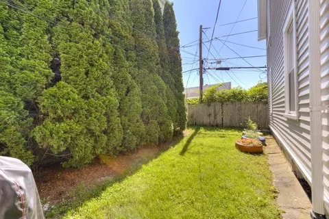 Exterior - 71 Esther St, Worcester, MA 01607 photo 6 of 7
