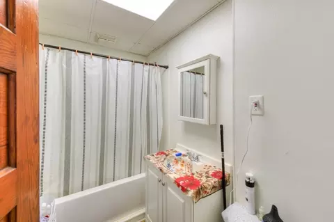 Bath - 71 Esther St, Worcester, MA 01607 photo 3 of 3