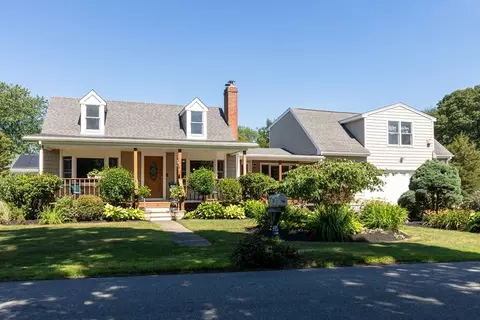 30 Peters Rd, Swansea, MA 02777