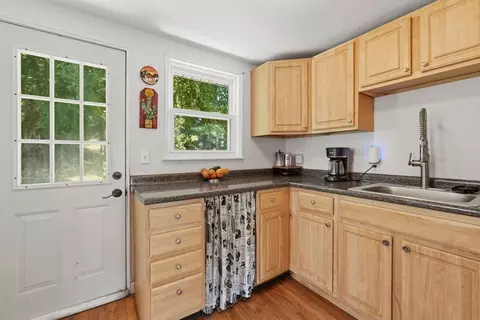 29 Magee St, Boston, MA 02136 photo 6