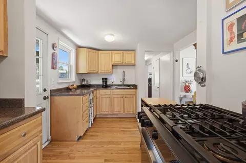 29 Magee St, Boston, MA 02136 photo 8
