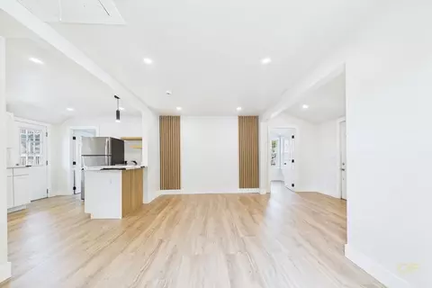 Living - 6 Pinehurst Dr, Wareham, MA 02571 photo 4 of 6