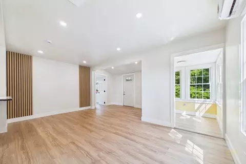 Living - 6 Pinehurst Dr, Wareham, MA 02571 photo 3 of 6