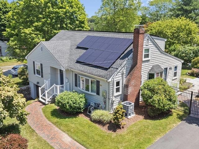 31 Smith St, Waltham, MA 02451