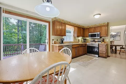 Kitchen - 7 Hazeltine Rd, Upton, MA 01568 photo 6 of 6