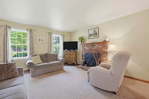 Living - 7 Hazeltine Rd, Upton, MA 01568 photo 3 of 5