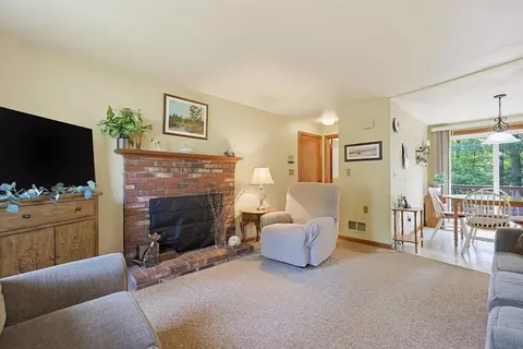 Living - 7 Hazeltine Rd, Upton, MA 01568 photo 2 of 5