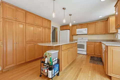 Kitchen - 76 Gilbert St, Mansfield, MA 02048 photo 5 of 5