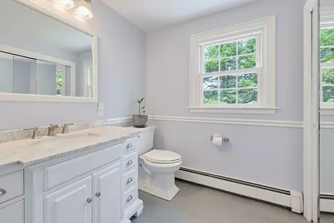 Bath - 76 Gilbert St, Mansfield, MA 02048 photo 4 of 5