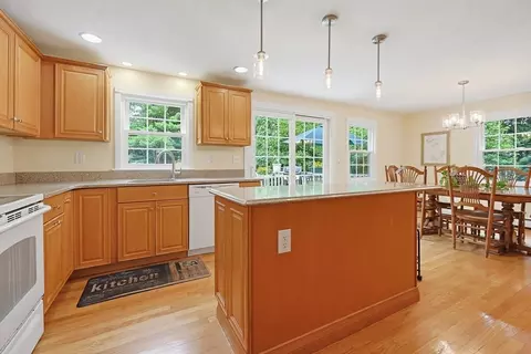 Kitchen - 76 Gilbert St, Mansfield, MA 02048 photo 2 of 5