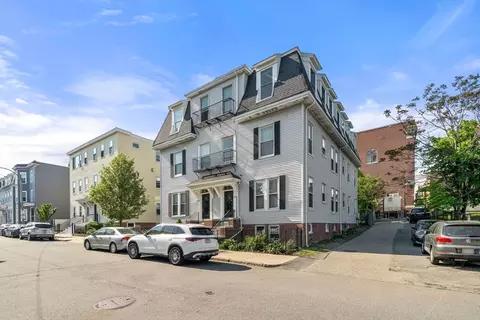 Exterior - 554 E 4th St #1B, Boston, MA 02127 photo 1 of 2