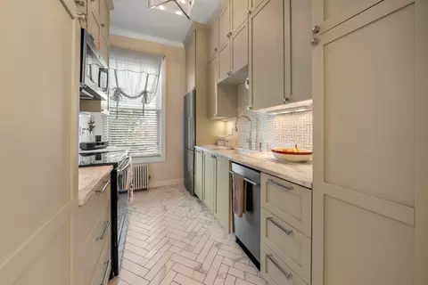 Kitchen - 554 E 4th St #1B, Boston, MA 02127 photo 1 of 6