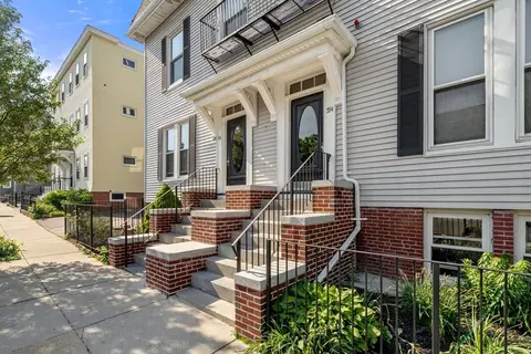 Exterior - 554 E 4th St #1B, Boston, MA 02127 photo 2 of 2