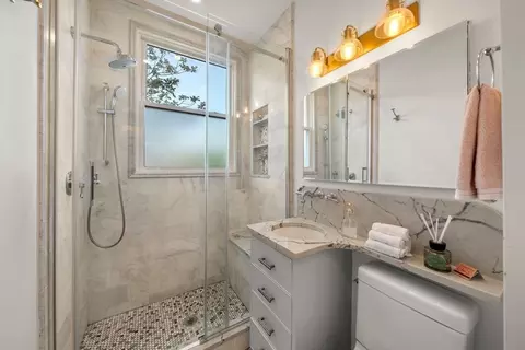 Bath - 554 E 4th St #1B, Boston, MA 02127 photo 1 of 2