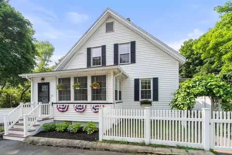 32 Stocker Ave, Lynn, MA 01904