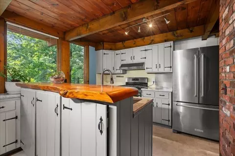 39 Westview Ter, Easthampton, MA 01027 photo 9