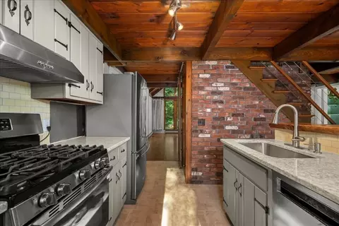 39 Westview Ter, Easthampton, MA 01027 photo 11