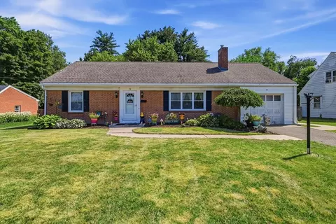 52 Elbert Rd, Agawam, MA 01001