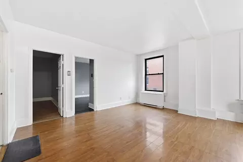 Living - 140 Chestnut St #319, Springfield, MA 01103 photo 6 of 10