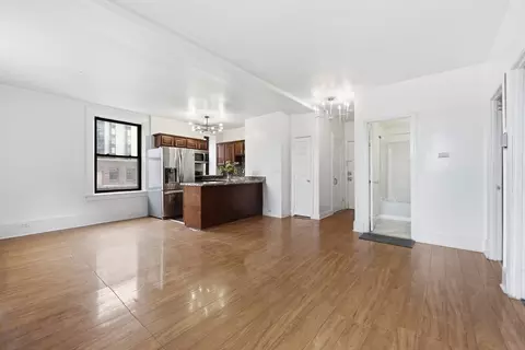 Living - 140 Chestnut St #319, Springfield, MA 01103 photo 2 of 10