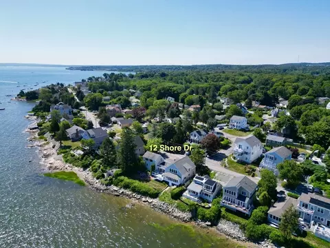 12 Shore Dr, Kingston, MA 02364