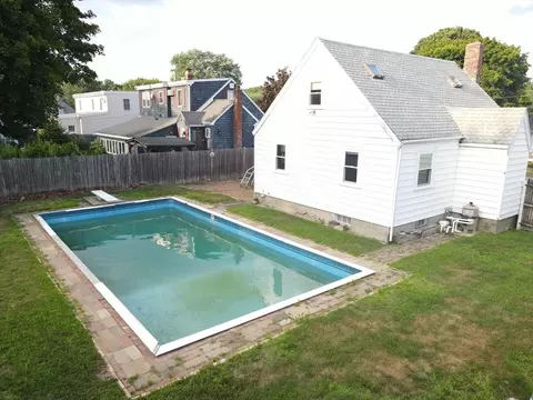 22 Windsor Rd, Beverly, MA 01915 photo 2