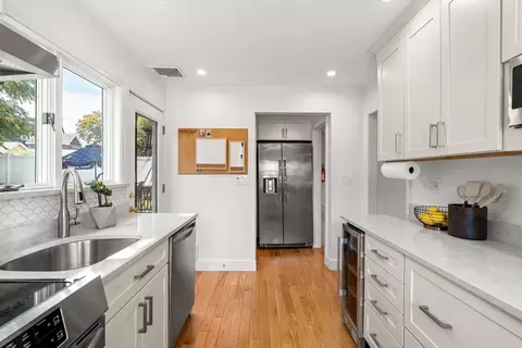 12 Sunset Rd, Stoneham, MA 02180 photo 6