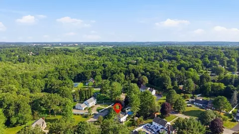 View/Area - 2 Russell Rd, Lynnfield, MA 01940 photo 8 of 8