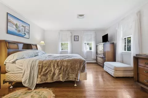 Bedroom - 2 Russell Rd, Lynnfield, MA 01940 photo 1 of 1