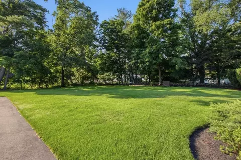 Exterior - 2 Russell Rd, Lynnfield, MA 01940 photo 10 of 12