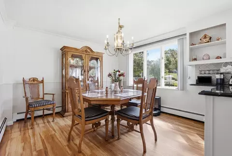 Dining - 2 Russell Rd, Lynnfield, MA 01940 photo 3 of 6