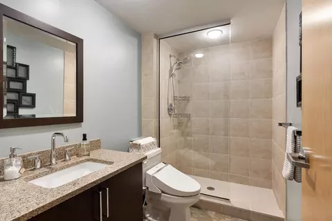 Bath - 1 Envelope Ter #107, Worcester, MA 01604 photo 1 of 4